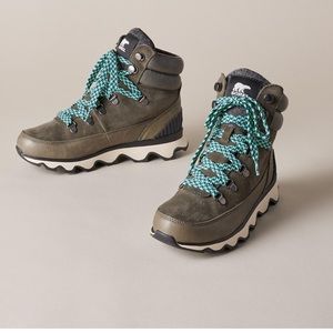 Sorel Kinetic Conquest Hiking Boots 11